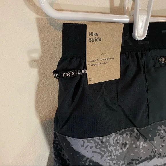 Nike Trail Dri-Fit Stride 7" Running Shorts Gray FV9949-010 $70 - Size Medium - Picture 7 of 8